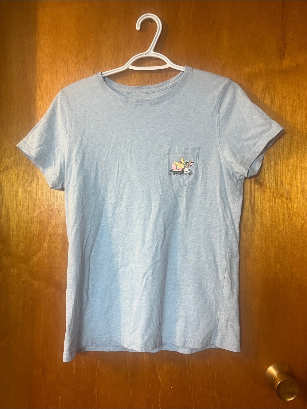 Woman’s Vineyard Vines Heather Light Blue Logo Tee Medium